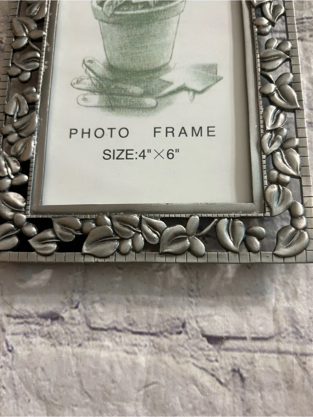 SILVER-PLATED PICTURE FRAME PHILIP WHITNEY DECORATIVE LEAF DESIGN 4”x6” STANDS